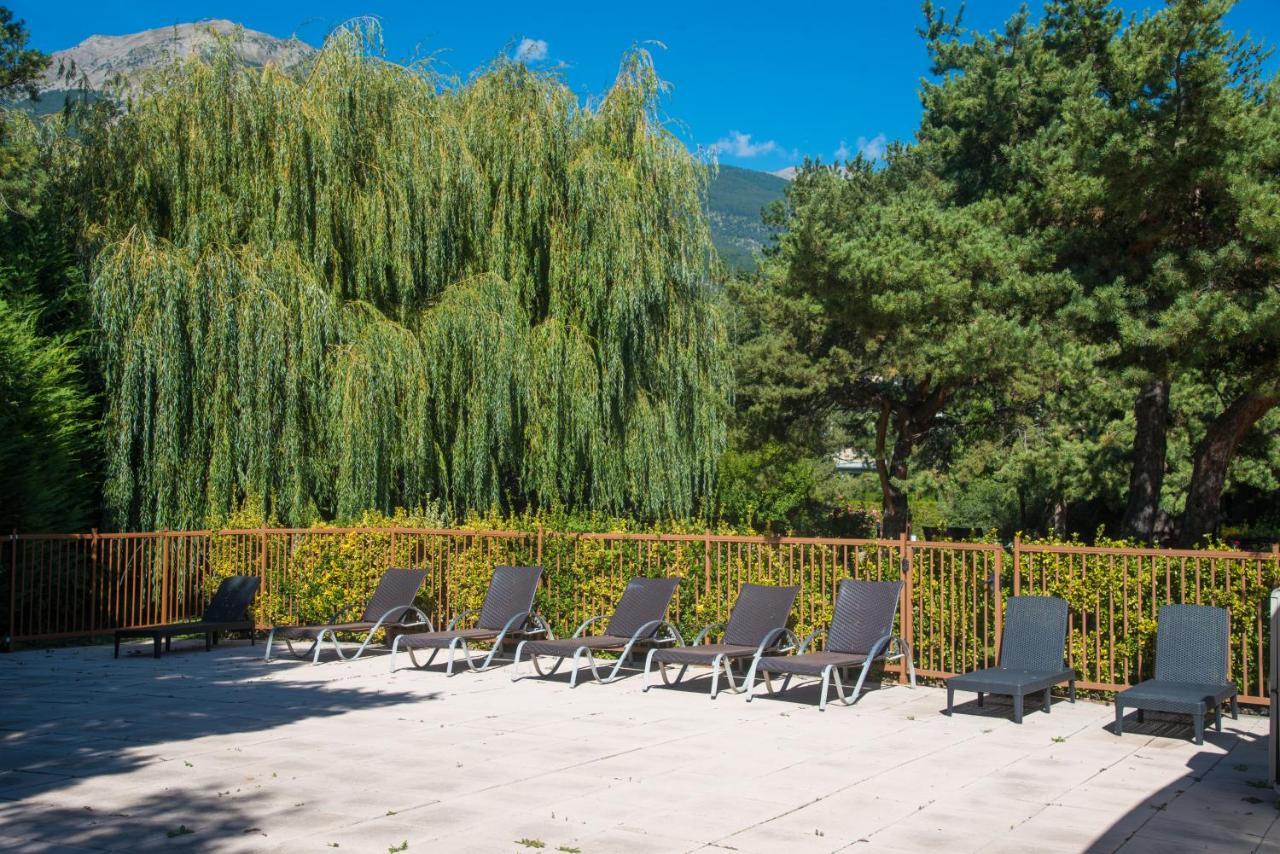 Logis Hotel Le Lac Embrun Exteriér fotografie