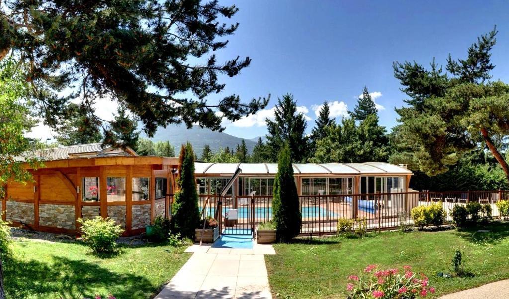 Logis Hotel Le Lac Embrun Exteriér fotografie